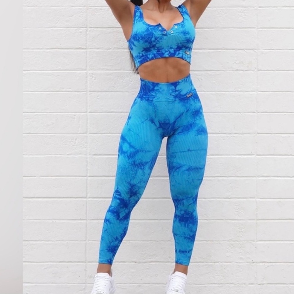 ISO Blue Tie-Dye Bombshell set